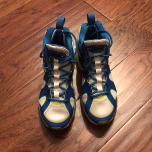 Boy’s athletic shoe